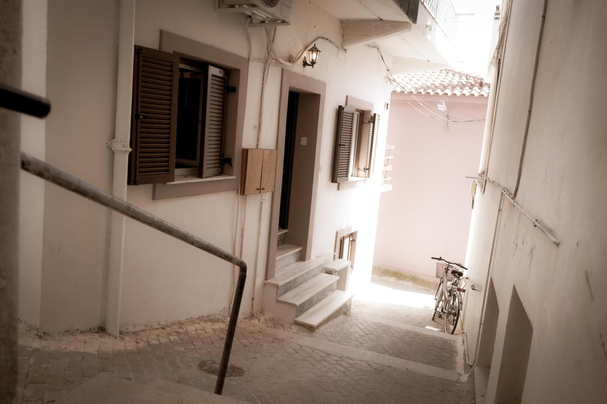 Appartement Φιλόξενο Σπίτι à Nauplie Extérieur photo
